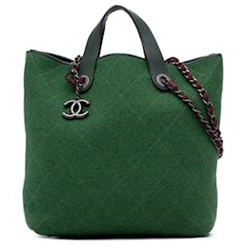 Chanel-Chanel Green Medium CC Quilted Felt Pop Tote-Green