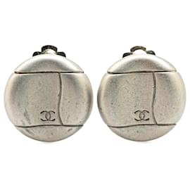 Chanel-Boucles d'oreilles rondes à clip en argent CC de Chanel-Argenté