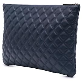 Chanel-Pochette Chanel Blue CC en cuir d'agneau matelassé à double couture-Bleu,Bleu Marine