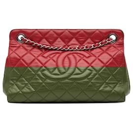 Chanel-Sac shopping en caviar matelassé rouge CC de Chanel-Rouge