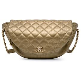 Chanel-Sac ceinture Easy Trip en cuir de veau métallisé embossé crocodile matelassé or de Chanel-Doré
