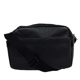 Louis Vuitton-Sac à bandoulière Reporter Taiga M30152 de Louis Vuitton-Noir