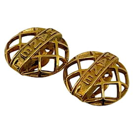 Chanel-Chanel Gold Clip Earrings-Golden