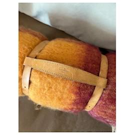Louis Vuitton-Plaid straps-Camel