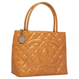Chanel-CHANEL Sac Tote Standard Cuir verni Beige CC Auth 117843-Beige