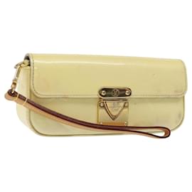 Louis Vuitton-LOUIS VUITTON Vernis Pochette lagoon Glasses Case Perle M91801 LV Auth 118256-Other