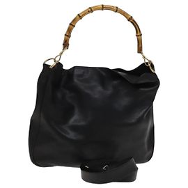Bolsa de mão de couro Gucci Bamboo preta e dourada 001 2058 1577 0 Auth 118294 Preto Dourado