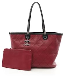 Chanel-Sac tote On the Road en cuir caviar Chanel A92211-Rouge