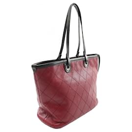 Chanel-Sac tote On the Road en cuir caviar Chanel A92211-Rouge