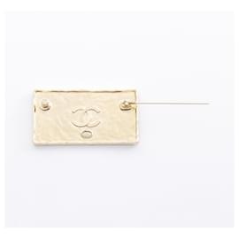 Chanel-Chanel GP Leather Logo Plate Brooch A23S-Golden,Metallic