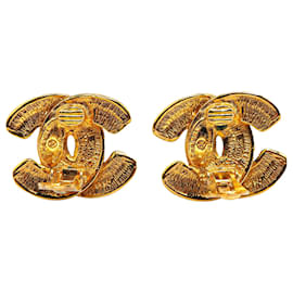 Chanel-Chanel Gold Gold Plated CC Quilted Clip On Earrings-Golden