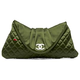 Chanel-Pochette demi-lune matelassée en satin rouge CC de Chanel-Rouge