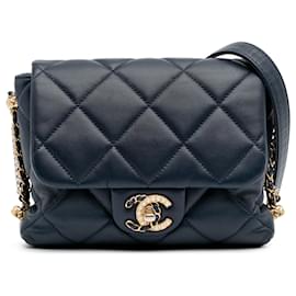 Chanel-Chanel Bleu Mini Matelassé en Agneau Crush sur Chaînes Rabat-Bleu,Bleu Marine