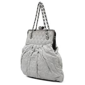 Chanel-Sac à main chic en cuir de veau matelassé irisé gris Chanel-Marron