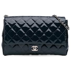 Chanel-Pochette en cuir verni matelassé Chanel Blue CC avec chaîne-Bleu,Bleu Marine