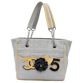 Chanel-Tote en toile Choco Bar Camélia No. 5 CC Gris de Chanel-Autre