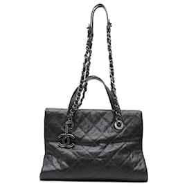 Chanel-Sac à main Chanel Black CC en caviar froissé matelassé-Noir