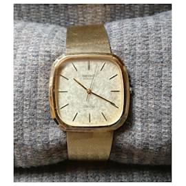 Seiko-Vintage gold-plated quartz watch Seiko Dolce ref. 6030-5200-Golden