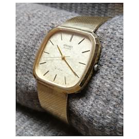 Seiko-Vintage gold-plated quartz watch Seiko Dolce ref. 6030-5200-Golden