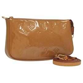Louis Vuitton-LOUIS VUITTON Vernis Pochette Accessoires Pouch Rose Velours M91575 Auth 117712-Pink