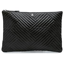 Chanel-Chanel Gray Grand CC Distressed Quilted Patent Chevron Crossing O Case-Marron,Gris anthracite