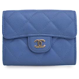 Chanel-Porte-cartes matelassé en caviar bleu CC de Chanel-Bleu