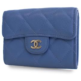 Chanel-Porte-cartes matelassé en caviar bleu CC de Chanel-Bleu