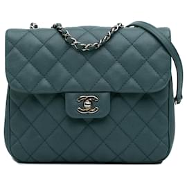 Chanel-Chanel Blue Medium Quilted Caviar Urban Companion Flap-Blue,Turquoise
