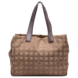 Chanel-Sac fourre-tout en nylon de la nouvelle ligne de voyage Chanel Brown-Marron