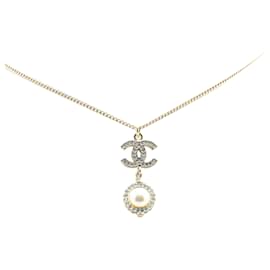 Chanel-Collier pendentif en perles fantaisie et strass CC plaqué or Chanel-Doré,Autre