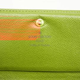 Chanel-Chanel Black Patent Leather Shoulder Wallet-Black