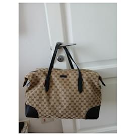 Gucci-Weekend-Beige