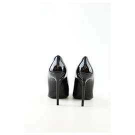 Saint Laurent-Patented leather heels-Black