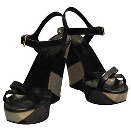 Burberry Escarpins Noir