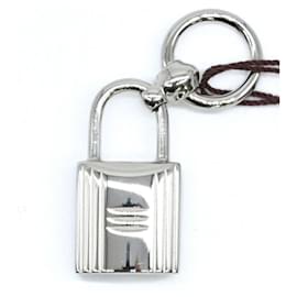 Hermès-Anneau de foulard en argent Hermes-Argenté