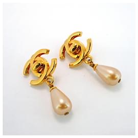 Chanel-Chanel Gold Plated Clip Earrings-Golden