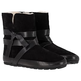 Isabel Marant- Isabel Marant Etoile Sheared Snow Boots in Black Suede-Black