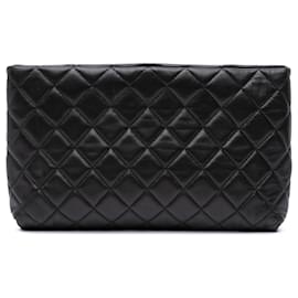 Chanel-Chanel Black Quilted Lambskin Kiss Lock Clutch-Black