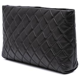 Chanel-Chanel Black Quilted Lambskin Kiss Lock Clutch-Black