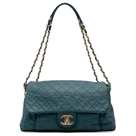 Chanel-Chanel Blue Large Iridescent Calfskin Chic Quilt Flap-Blue