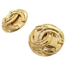 Chanel-Chanel 03178 Gold Clip Earrings-Golden