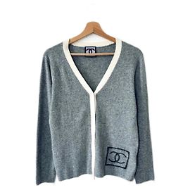 Chanel Wollweste mit Logo Grau Creme Grau Roh