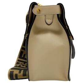 Fendi-Fendi Beige / Navy Blue Flip Bag-Beige