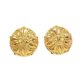 Chanel-Chanel Gold Clip Earrings-Golden
