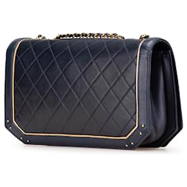 Chanel-Chanel Blue Medium Quilted Calfskin Octagon CC Clasp Flap-Blue,Navy blue