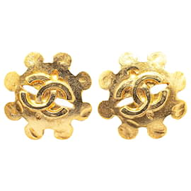 Chanel-Chanel Gold Gold Plated CC Flower Clip On Earrings-Golden