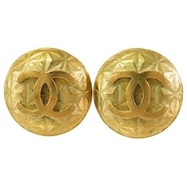 Chanel-Chanel Gold Gold Plated Quilted CC Clip On Earrings-Golden