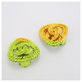 Chanel-Chanel Gold Plated Clip Earrings-Golden
