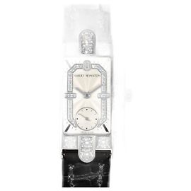 Relógio Harry Winston Avenue Classic com bezel de diamante Outro