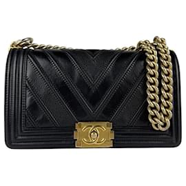 Chanel-Chanel Boy Shoulder Bag in Black and Gold-Black,Golden
